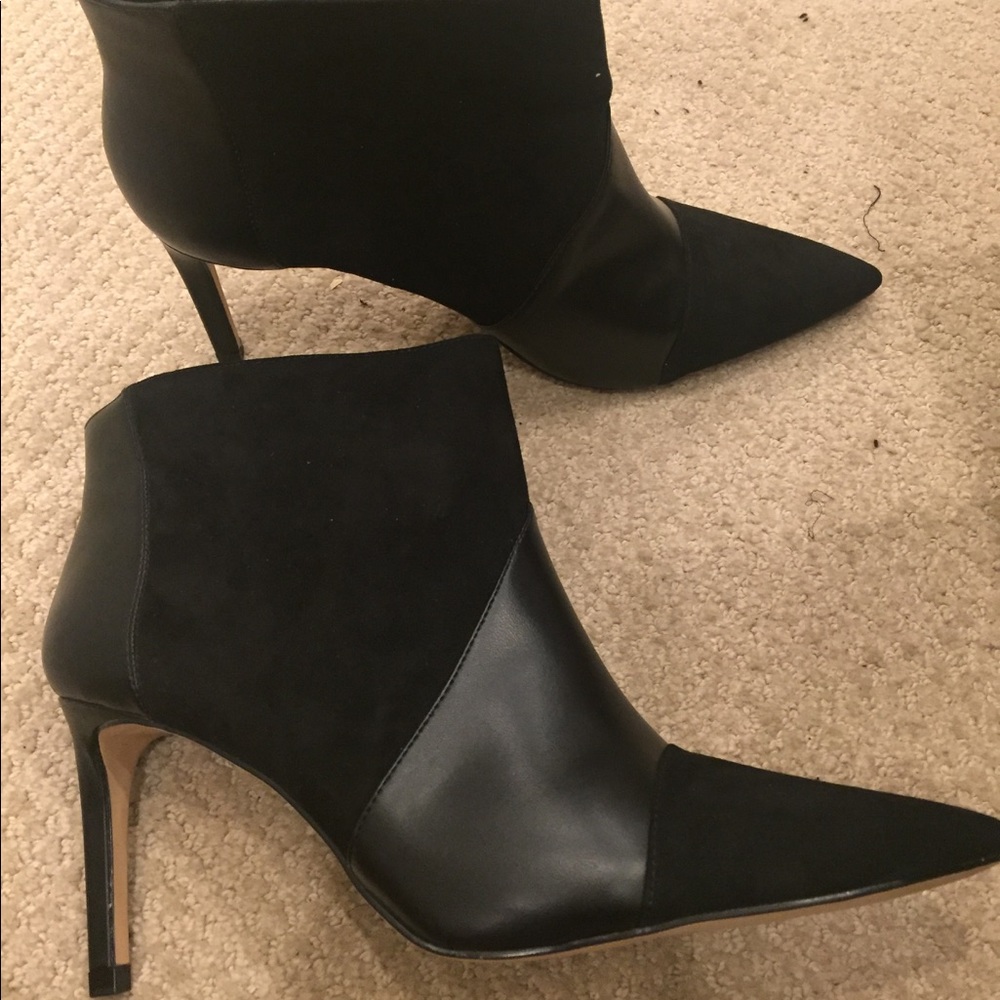 Zara faux leather and suede black bootie